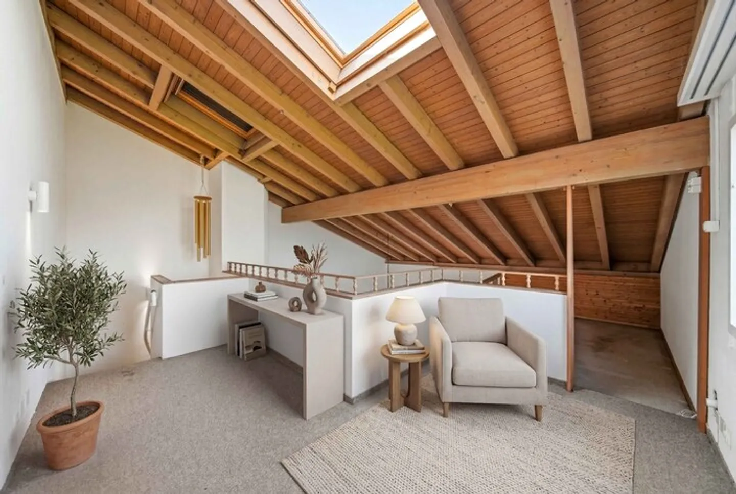 WITH LOTS OF SUNSHINE IN THE END-TERRACE HOUSE IN BUCHRAIN - Photo 3 of 9