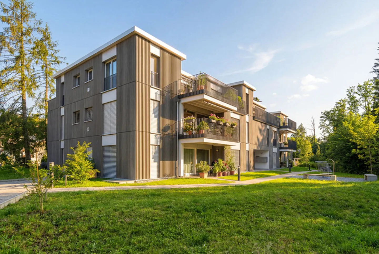 Light-Filled and Modern Living Space in Idyllic Location - Photo 8 of 9