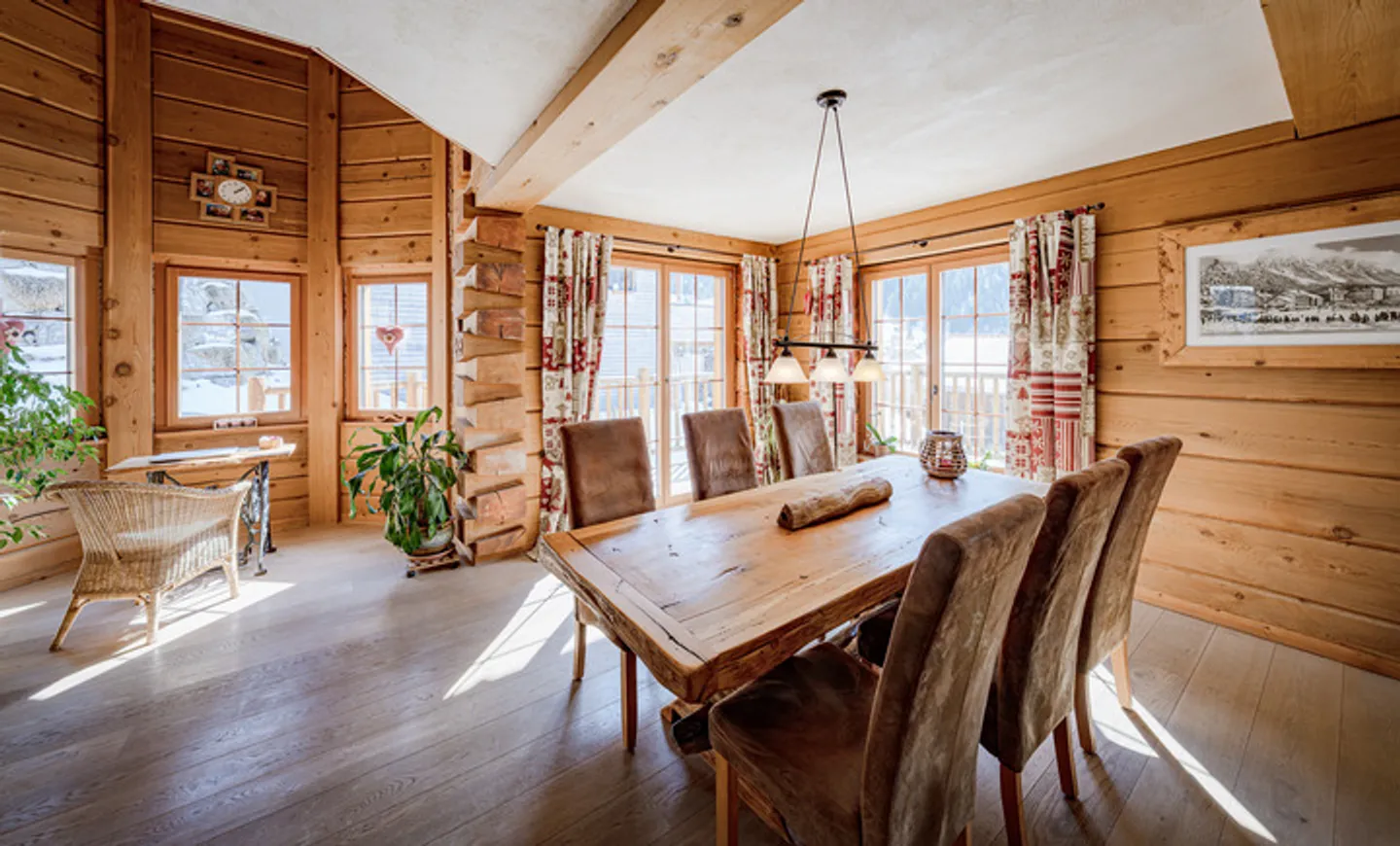 CABANE EN BOIS DE PREMIÈRE CLASSE À CHURWALDEN - PENTHOUSE DE 4,5 CHAMBRES - Photo 2 sur 9