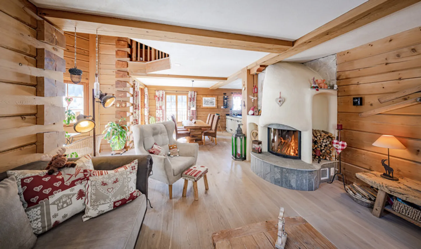 CABANE EN BOIS DE PREMIÈRE CLASSE À CHURWALDEN - PENTHOUSE DE 4,5 CHAMBRES - Photo 1 sur 9