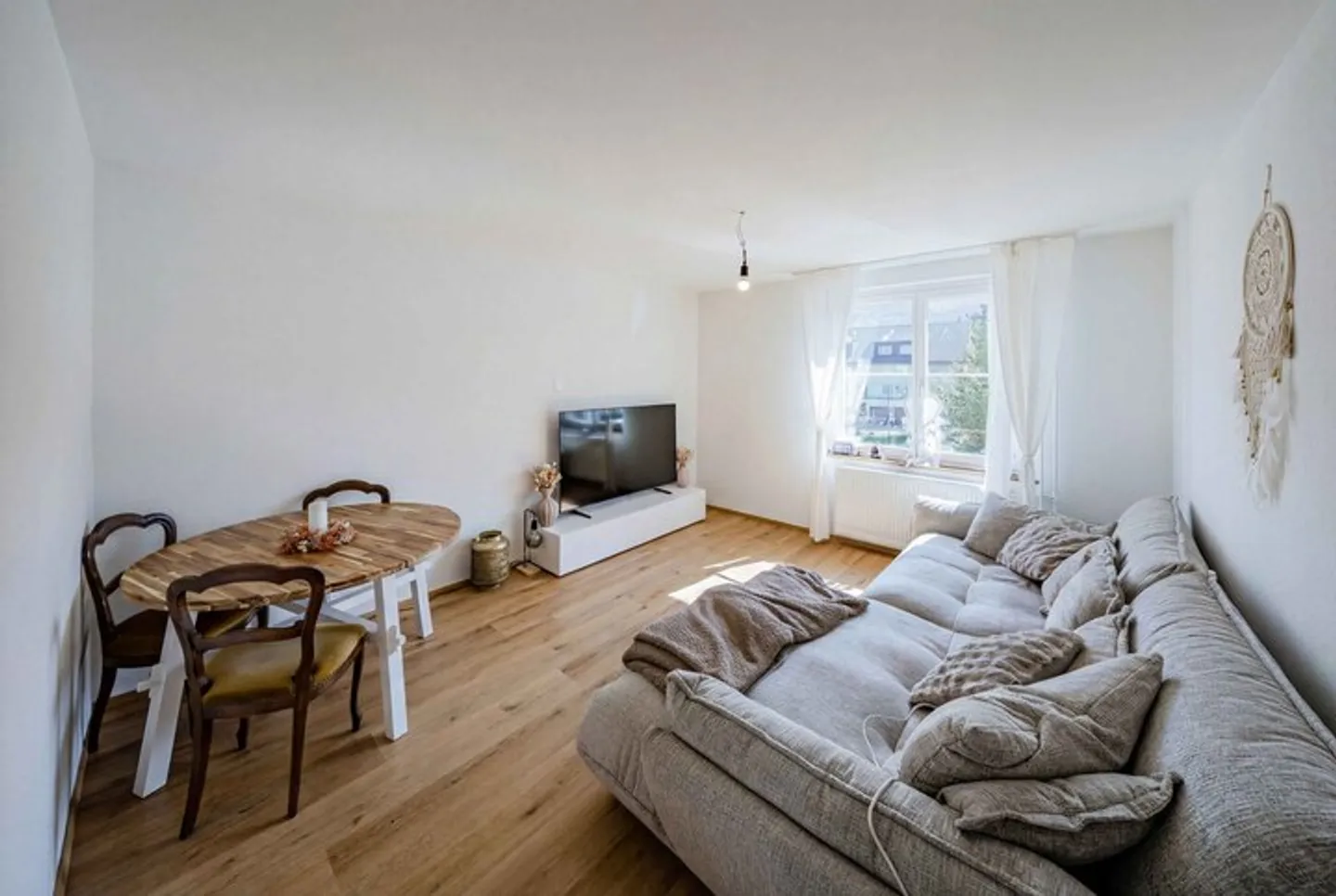 Edificio residenziale e commerciale con potenziale nel cuore di Ettingen - Foto 3 di 9