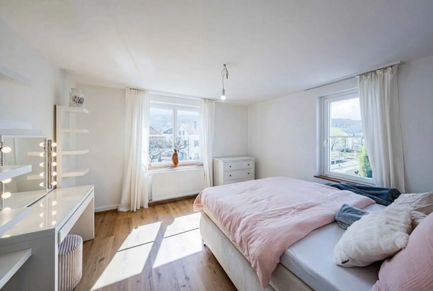 Edificio residenziale e commerciale con potenziale nel cuore di Ettingen - Foto 5 di 9