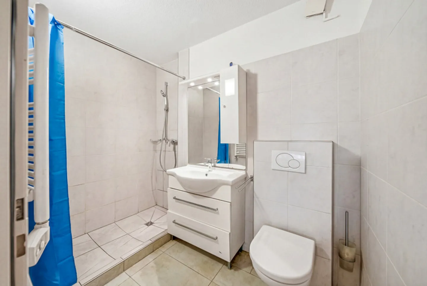 BETWEEN NATURE AND CITY - 2.5 ROOM APARTMENT IN WIDEN - Photo 5 of 8