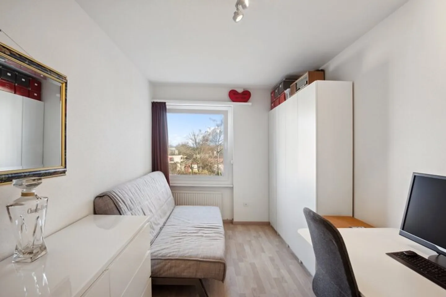Stylish Apartment with Balcony - Photo 5 of 8