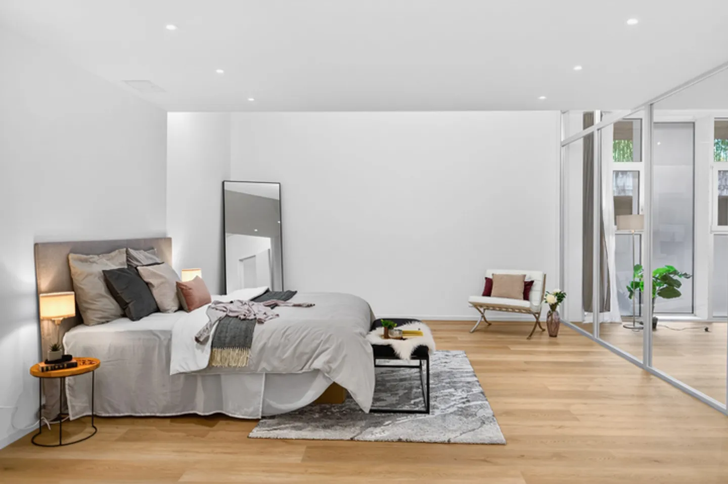 FRESHLY RENOVATED BUSINESS PREMISES OR RESIDENTIAL GEM - Photo 4 of 7