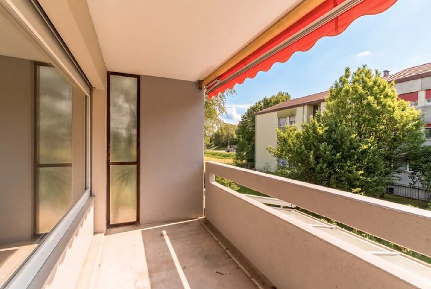 APPARTAMENTO 4.5 STANZE ACCESSIBILE DIRETTAMENTE AL MOOSSEE - Foto 8 di 9