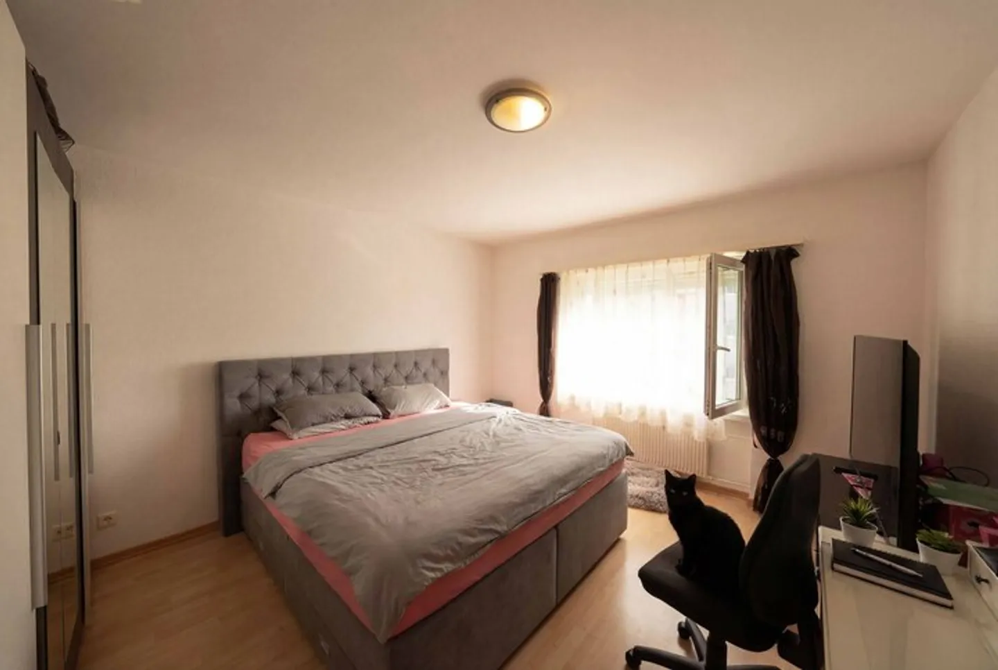 RENTAL STRONG MULTI-FAMILY HOUSE (BR 4.58 %) WITH 16 UNITS IN GRENCHEN - Photo 5 of 8