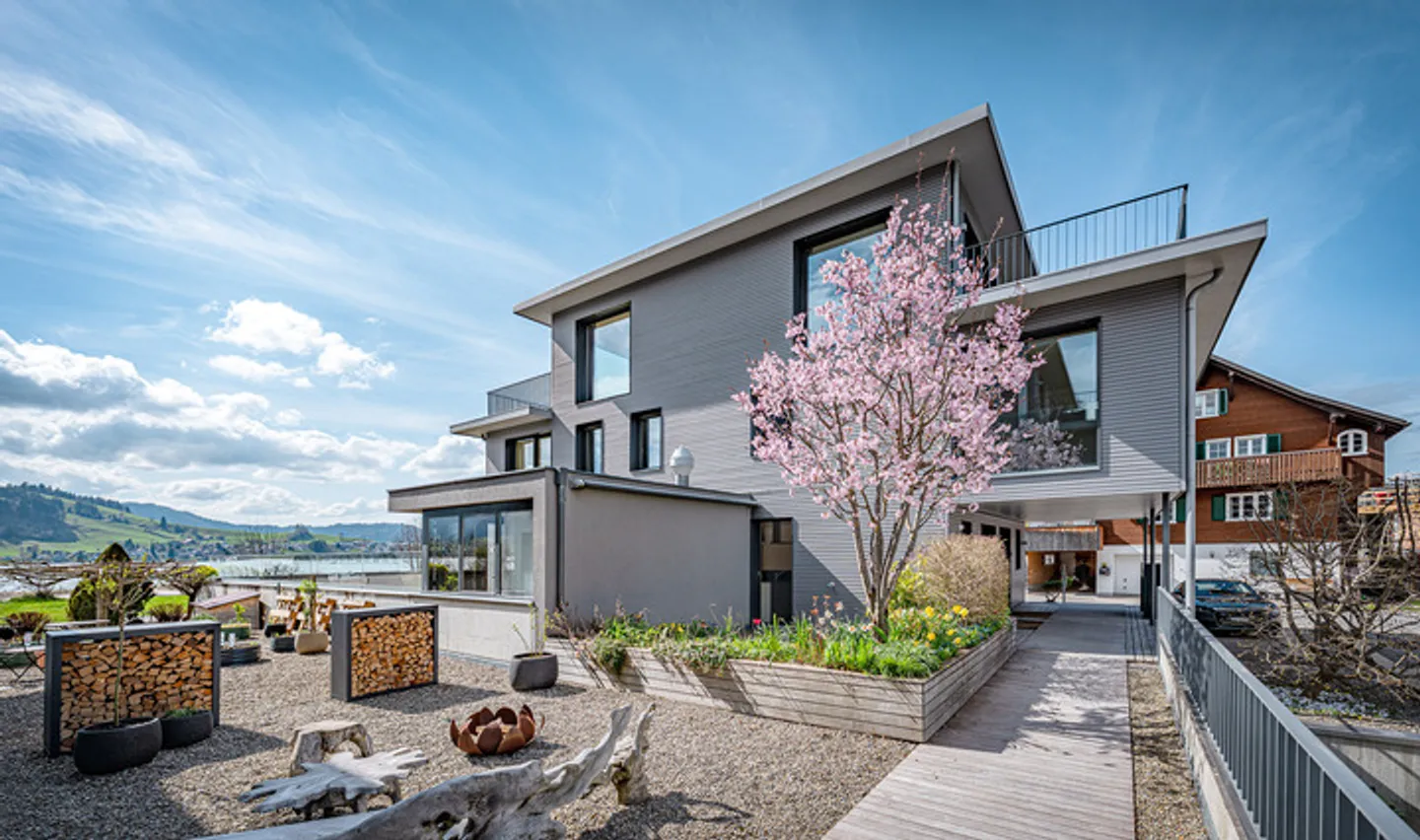 ELEGANCE, CLASS AND FLEXIBILITY - 3.5 ROOM SEMI-DETACHED HOUSE - Photo 1 of 8
