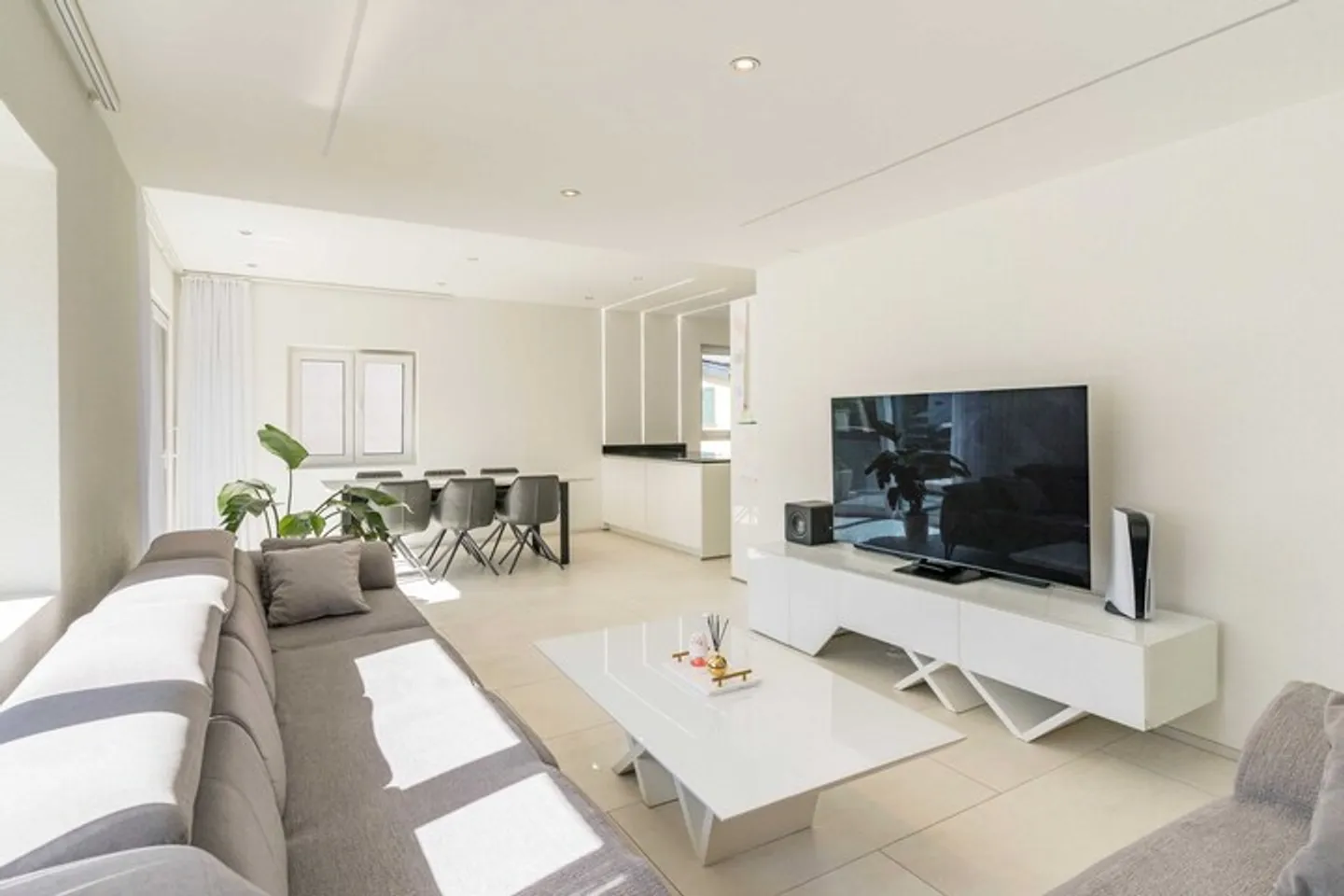 KERNSANIERTES 6.5 ZIMMER EINFAMILIENHAUS AN SMARTER LAGE - Foto 2 von 8