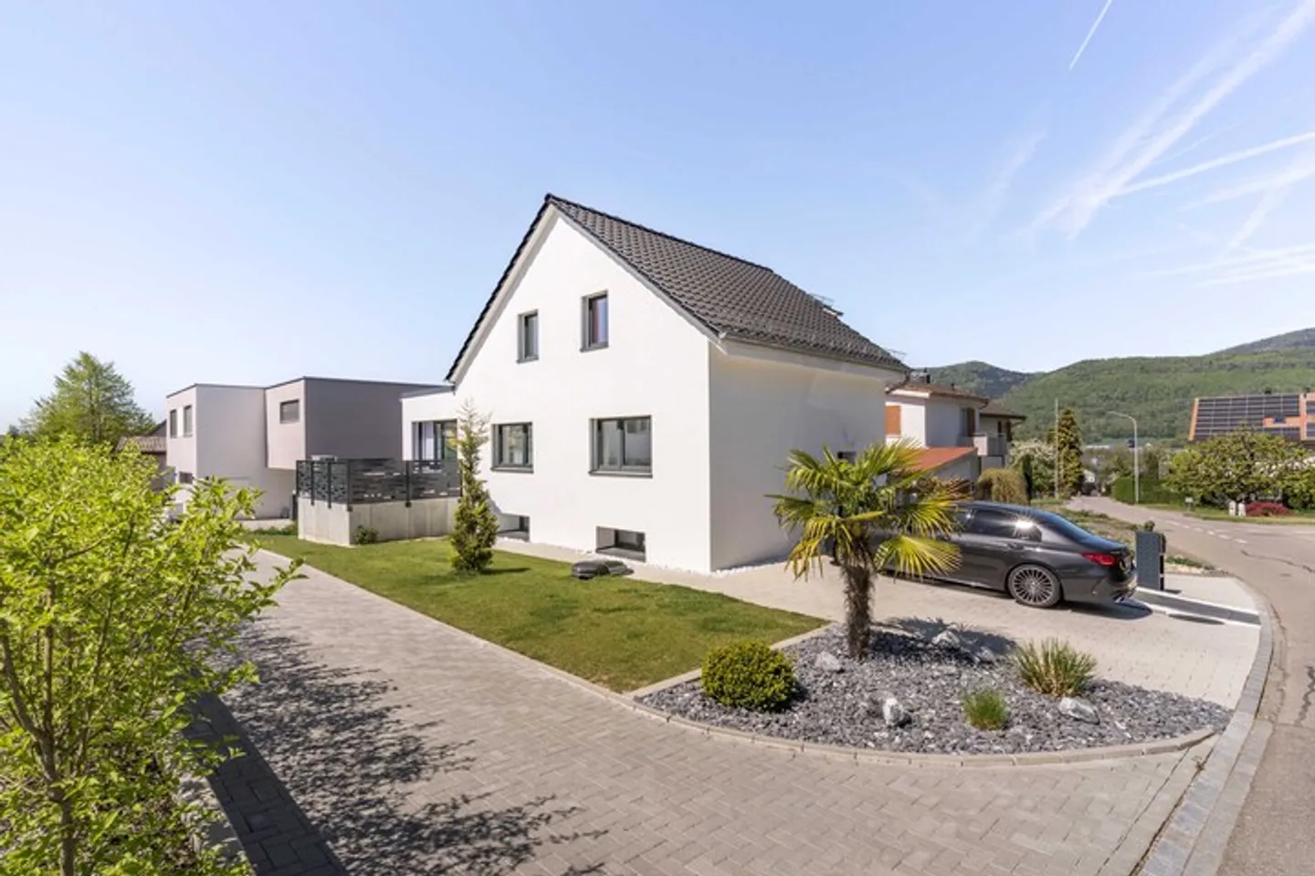 KERNSANIERTES 6.5 ZIMMER EINFAMILIENHAUS AN SMARTER LAGE - Foto 1 von 8