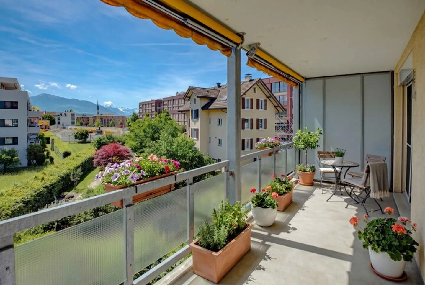 SPACIOUS 2.5 ROOM CONDOMINIUM WITH GREAT BALCONY - Photo 5 of 8