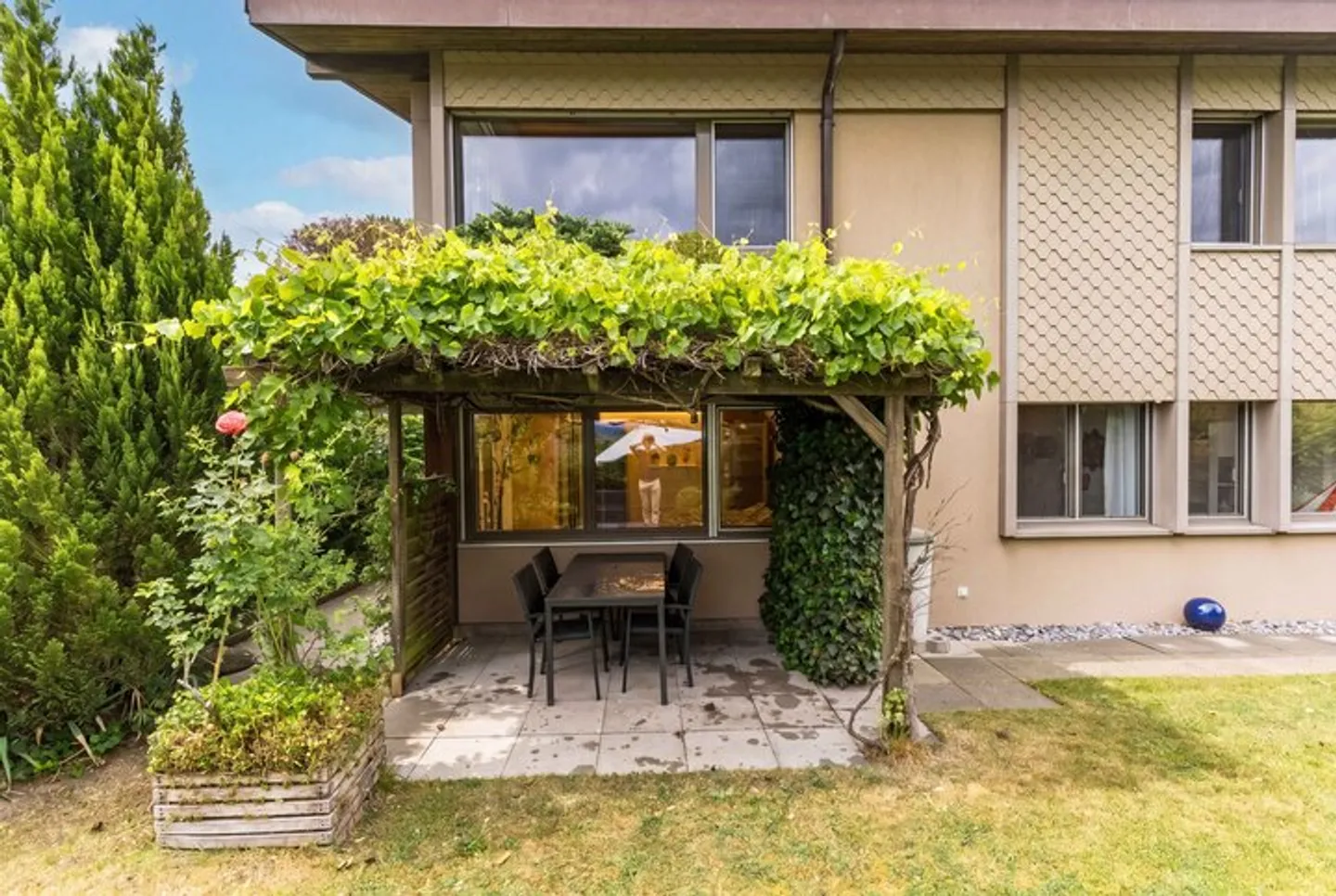 VILLA INDIPENDENTE DI 6,5 STANZE CON UNA BELLA VISTA - Foto 7 di 8