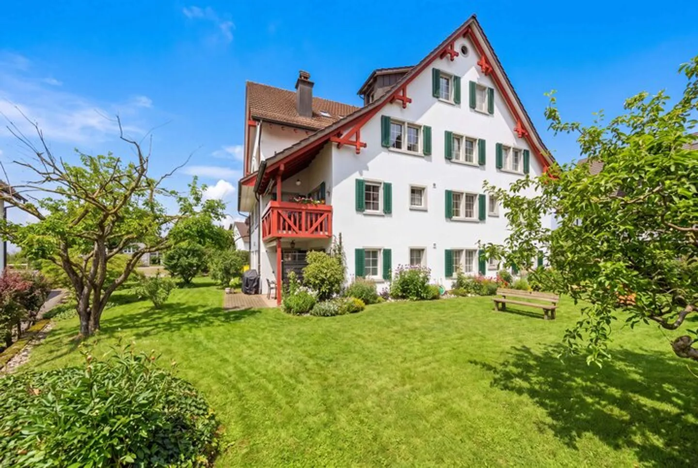 BEL APPARTAMENTO CON GIARDINO DI 4,5 STANZE - Foto 1 di 8