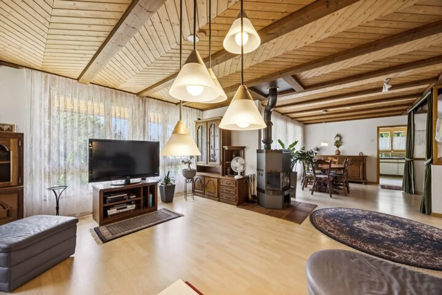 Bonheur sur 226 m² - Maison individuelle avec grand jardin - Photo 2 sur 8