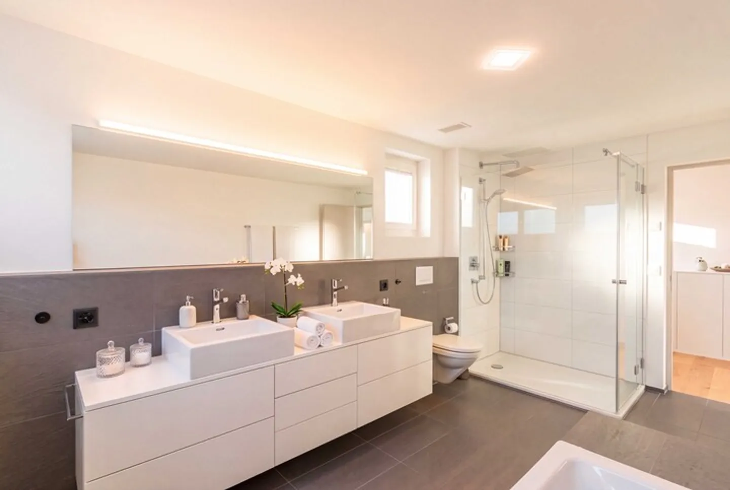 FREISTEHENDES 5.5 ZIMMER EINFAMILIENHAUS MIT MODERNSTEM AUSBAUSTANDARD - Photo 6 sur 8
