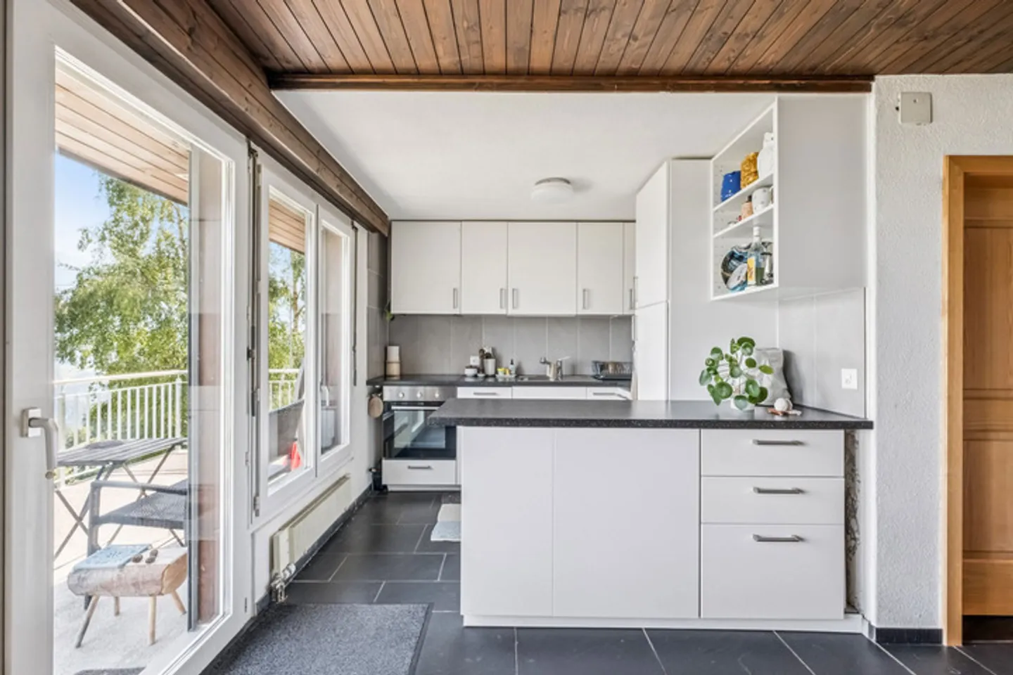 PANORAMA RESIDENCE ABOVE LAKE WALEN - Photo 4 of 8