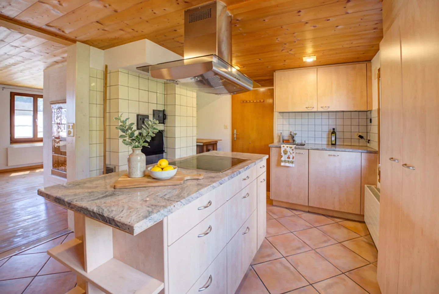 DETACHED SINGLE-FAMILY HOUSE WITH LARGE GARDEN IN RÜTHI - Photo 3 of 8