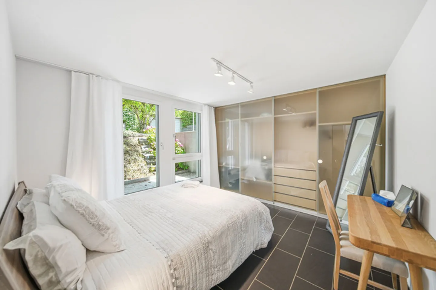 Charmantes Einfamilienhaus mit Terrasse - Foto 4 von 8