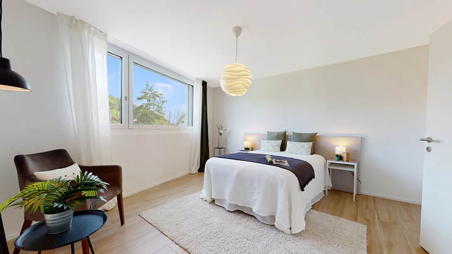 FREISTEHENDES 6.5 ZIMMER EINFAMILIENHAUS MIT SWIMMINGPOOL - Foto 5 di 8