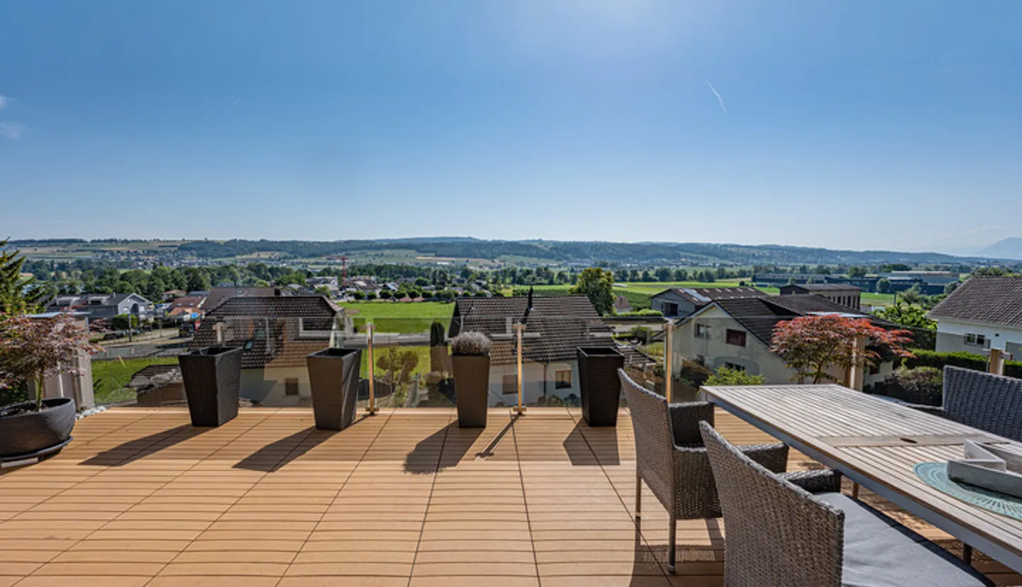 HALLWILERSEE IM BLICK – EXKLUSIVES EINFAMILIENHAUS MIT WEITSICHT UND ERWEITERUNGSPOTENZIAL - Foto 7 von 9