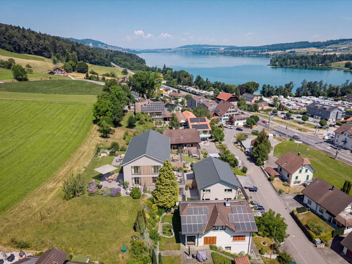 HALLWILERSEE IM BLICK – EXKLUSIVES EINFAMILIENHAUS MIT WEITSICHT - Foto 2 di 8