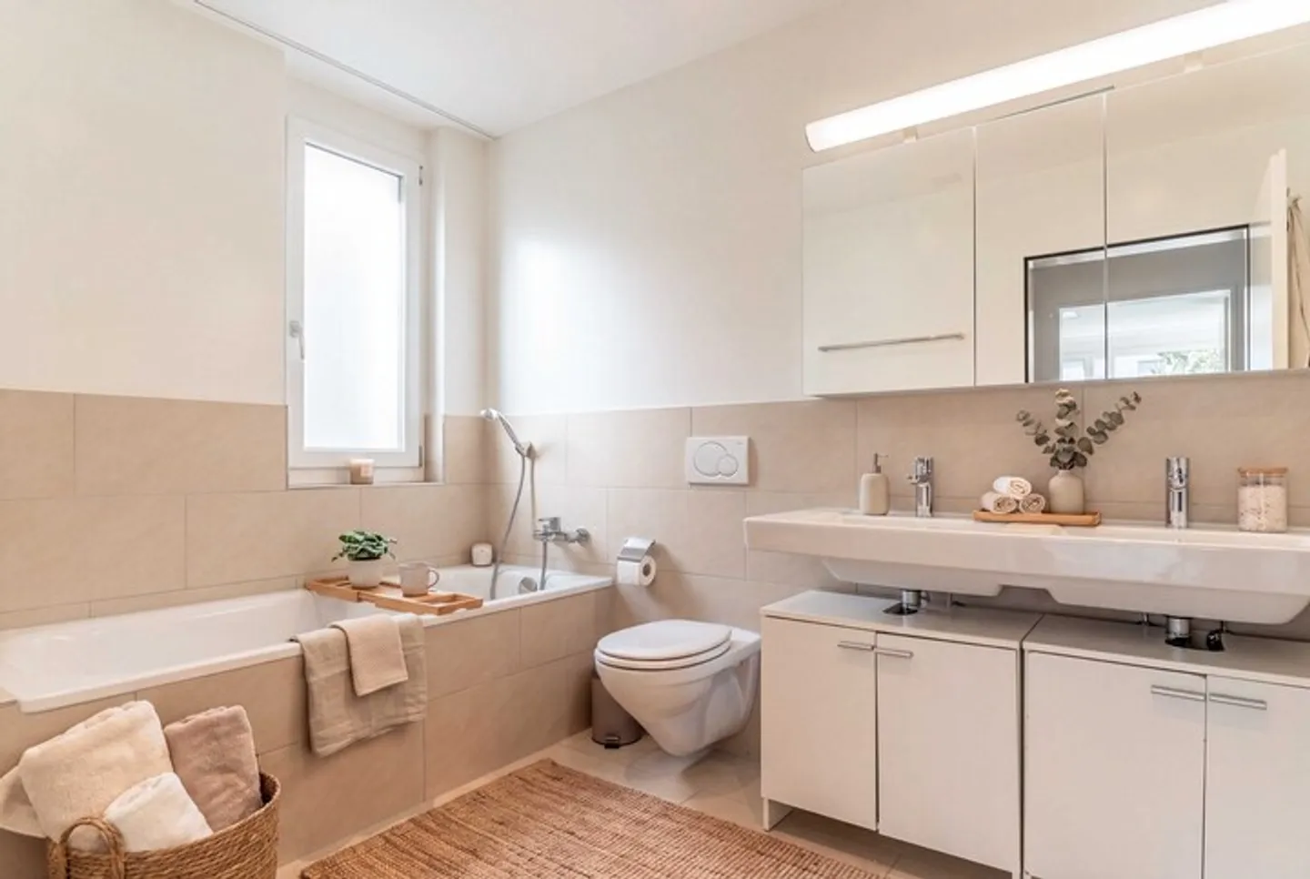 STILVOLL, HELL, ZENTRUMSNAH - 4.5 ZIMMER WOHNUNG IN EBIKON - Foto 4 di 8