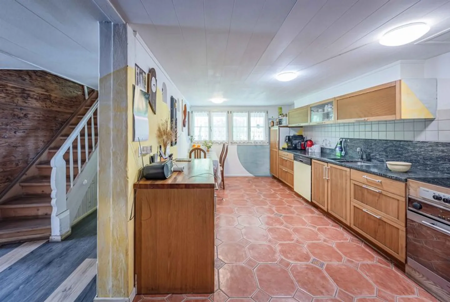 HIGH ABOVE THE FOUR FOREST LAKES - 1,393 M² SURROUNDINGS - Photo 3 of 9