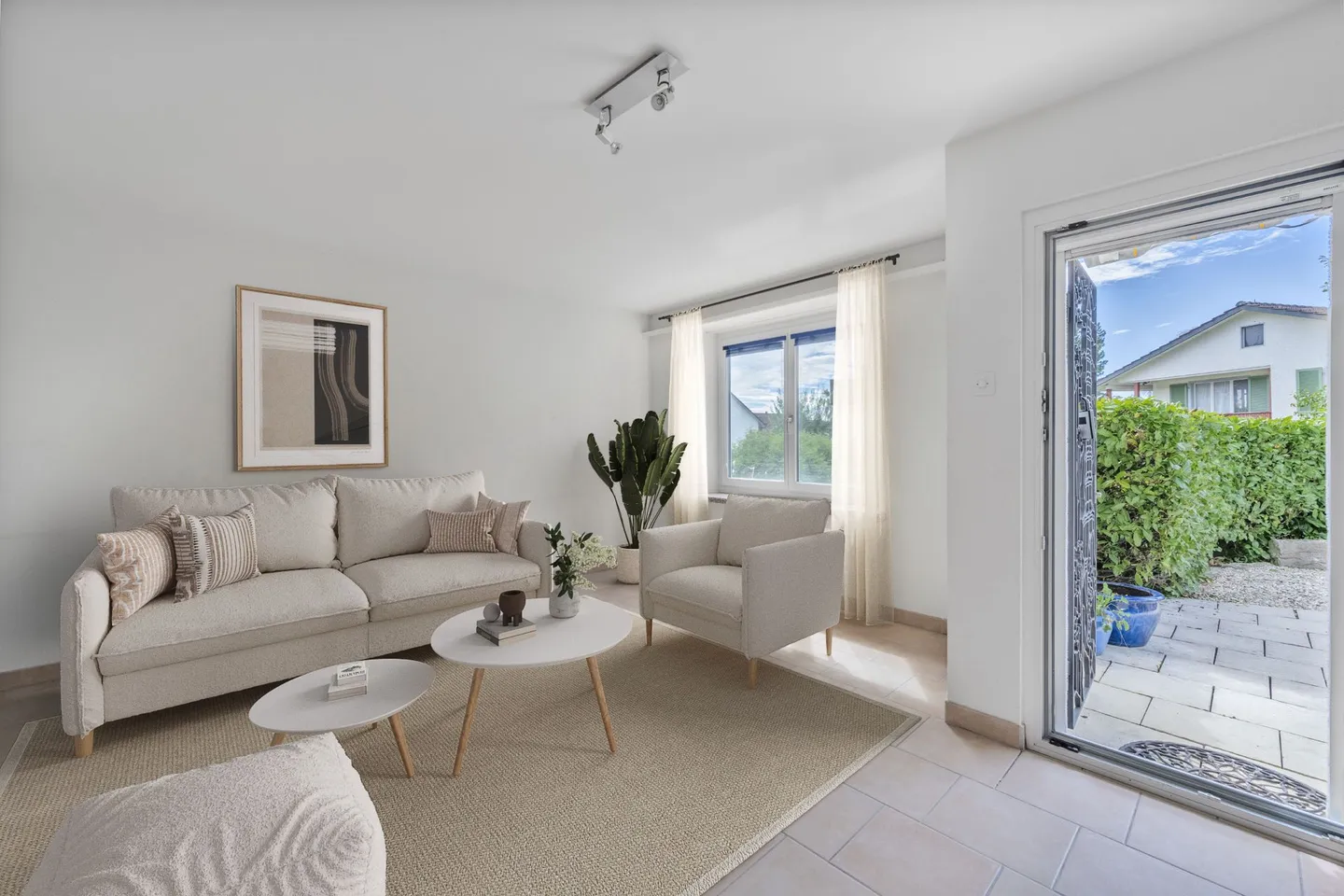 Happiness in Weiningen - Photo 2 of 5