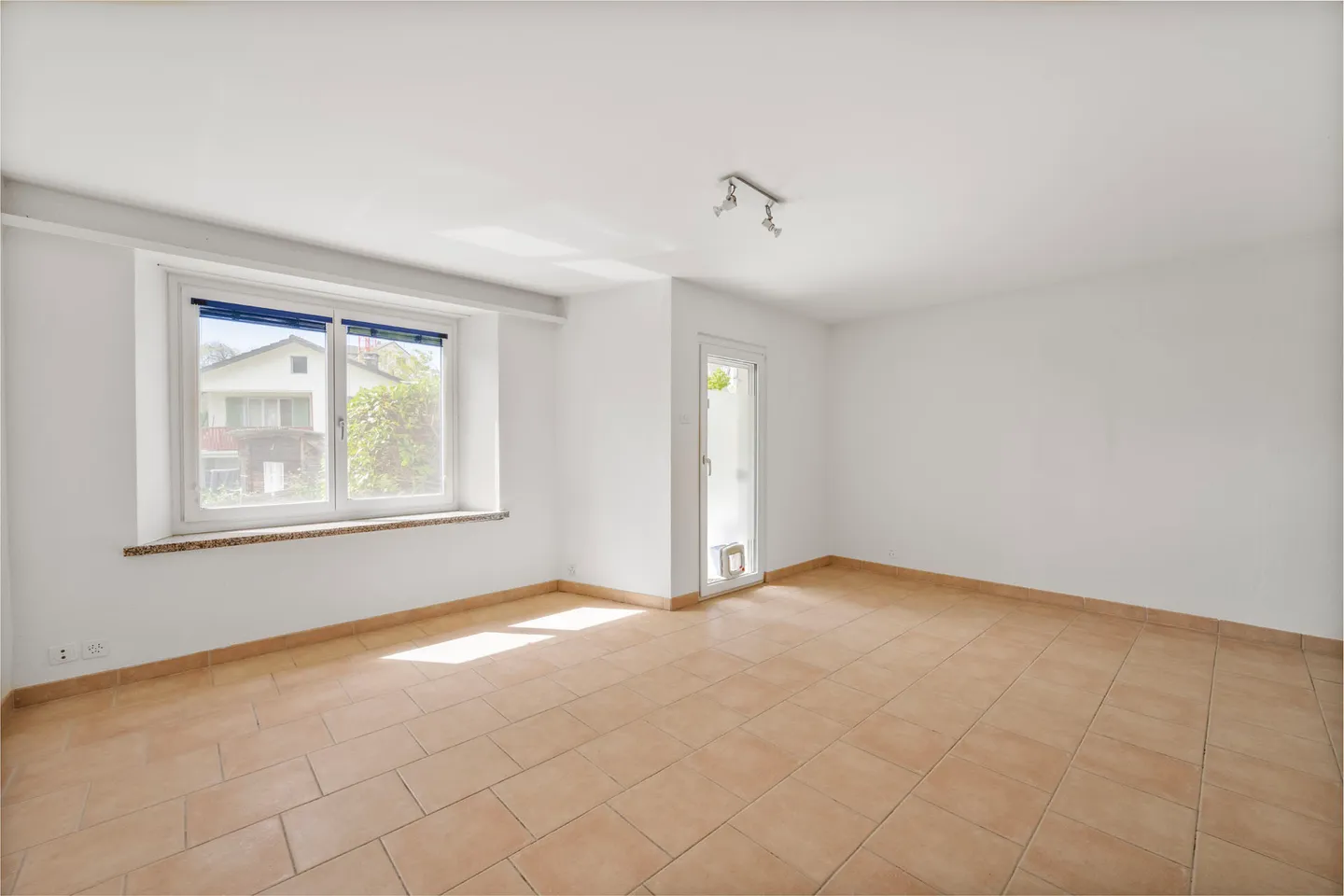 Happiness in Weiningen - Photo 4 of 5