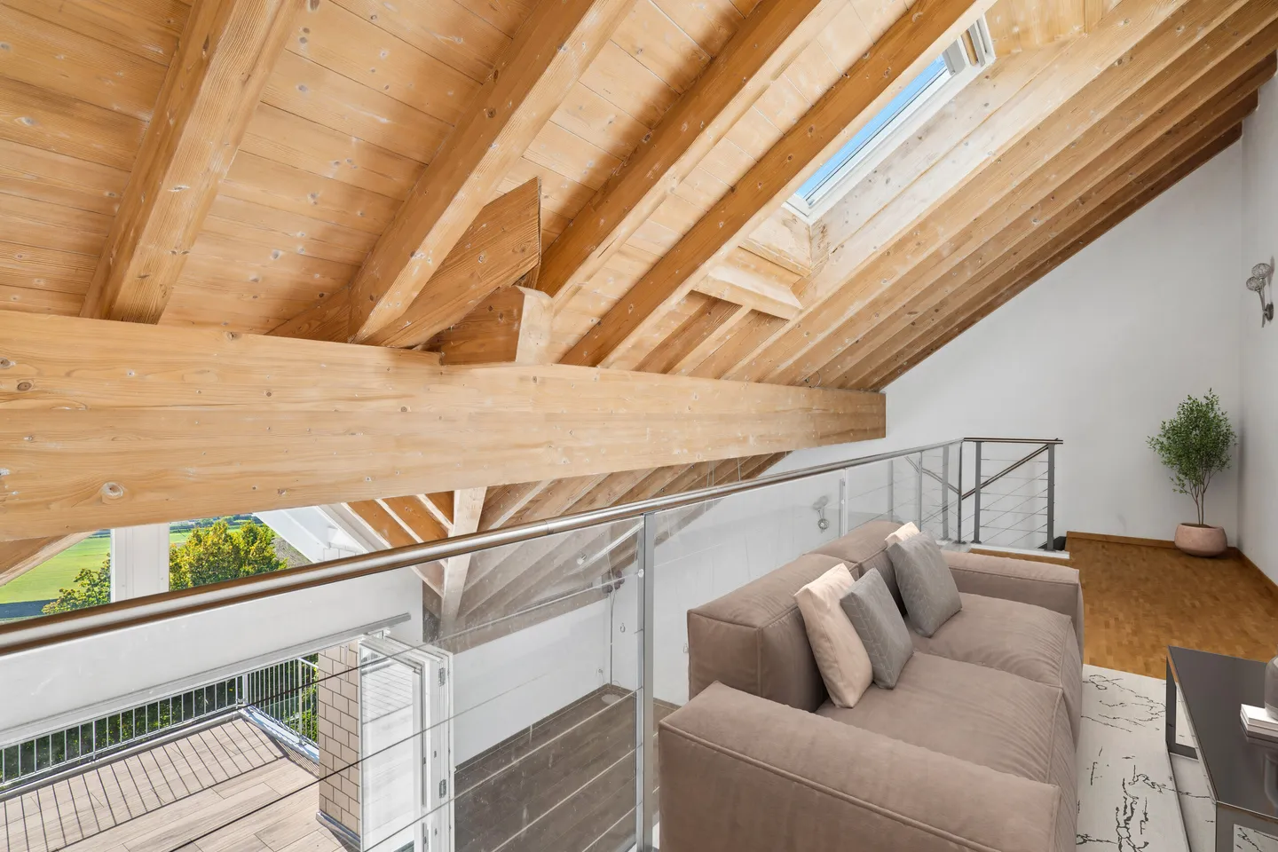 SPACIOUS AND MODERN MAISONETTE ON THE SOUTH SLOPE - Photo 3 of 5