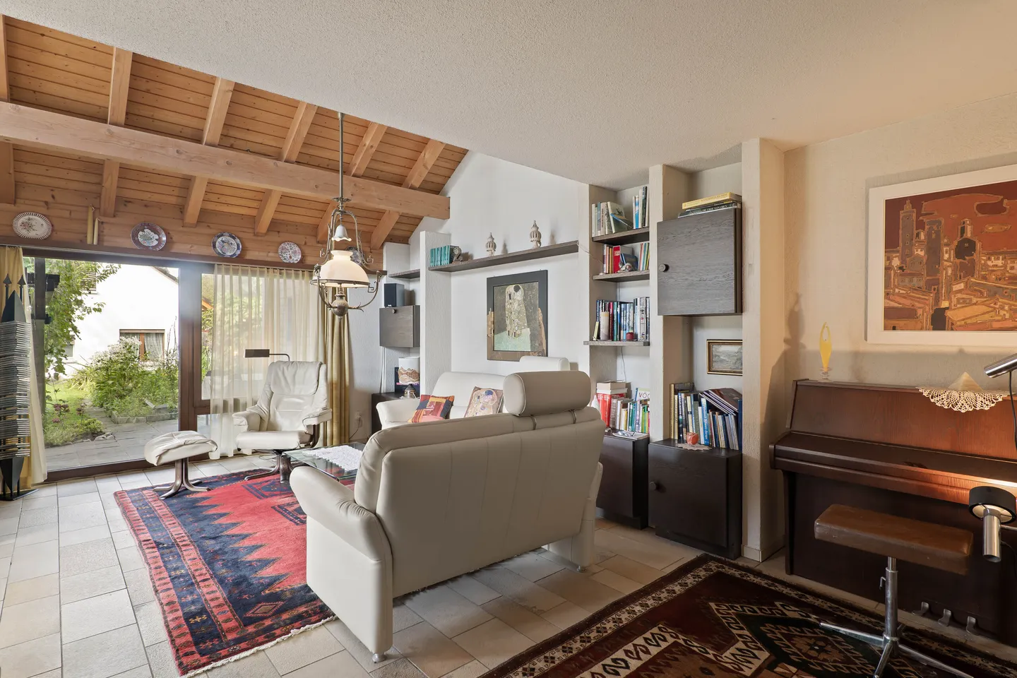 A DREAM COMES TRUE: SINGLE-FAMILY HOUSE WITH SWIMMING POOL AND GARDEN - Photo 3 of 5