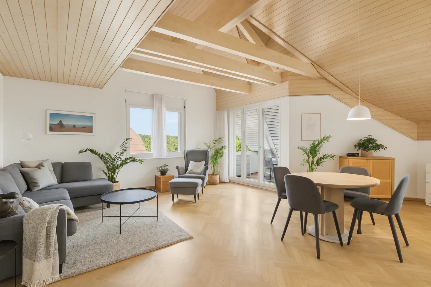 Charmante Appartement sous les toits dans un endroit calme - Photo 1 sur 5