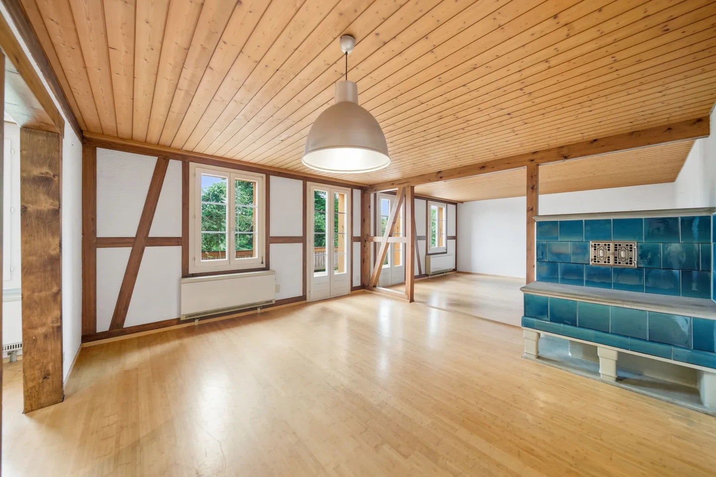 MAISON INDIVIDUELLE AVEC GRAND JARDIN ET VUE SUR LE LAC - Photo 3 sur 5