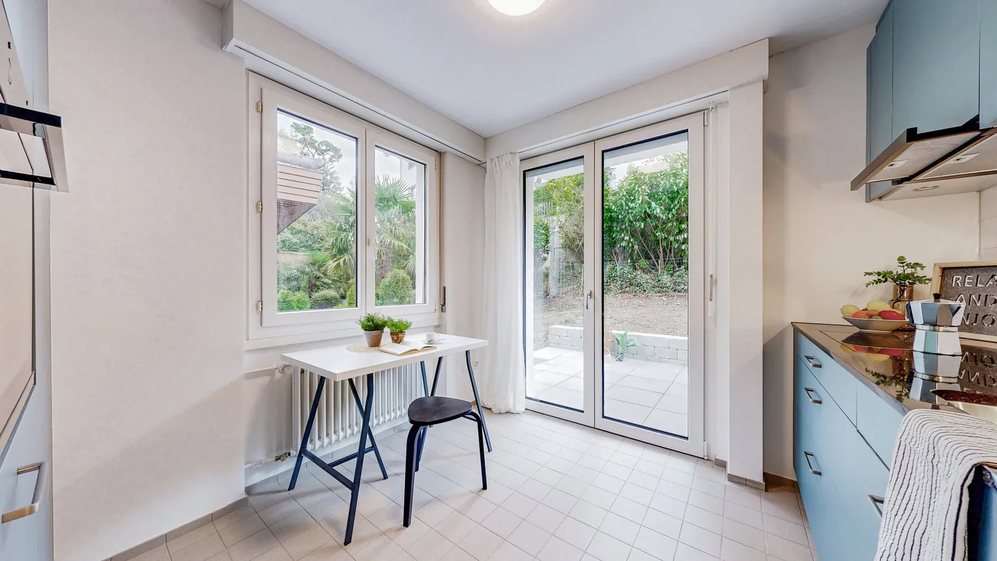 GREAT DUPLEX GARDEN APARTMENT IN THE CENTER OF LUCERNE - Photo 4 of 5