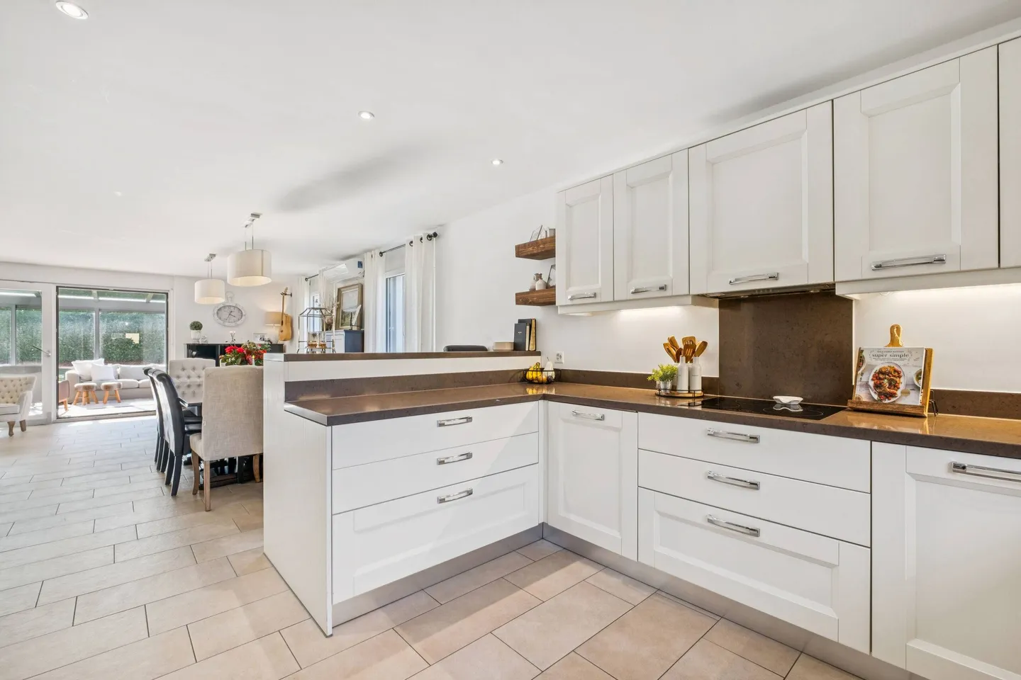 VIVERE MODERNO CON ELEGANZA SENZA TEMPO - Foto 4 di 5