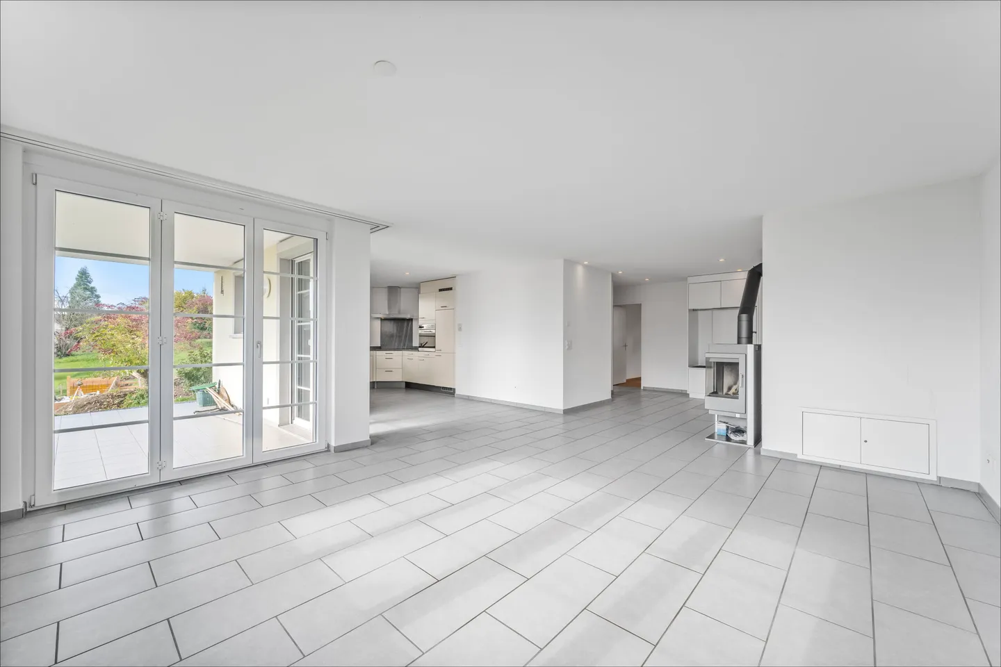 APPARTAMENTO GIARDINO ATTRATTIVO NELL'IDILLO DEL VILLAGGIO - Foto 4 di 5