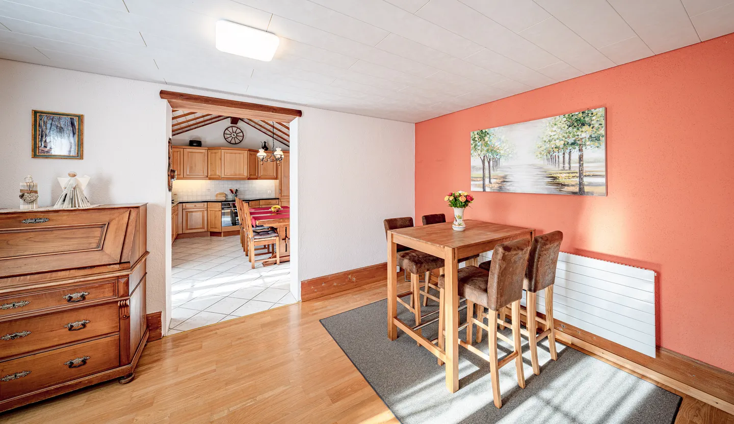 Well-maintained house with character - Photo 4 of 5