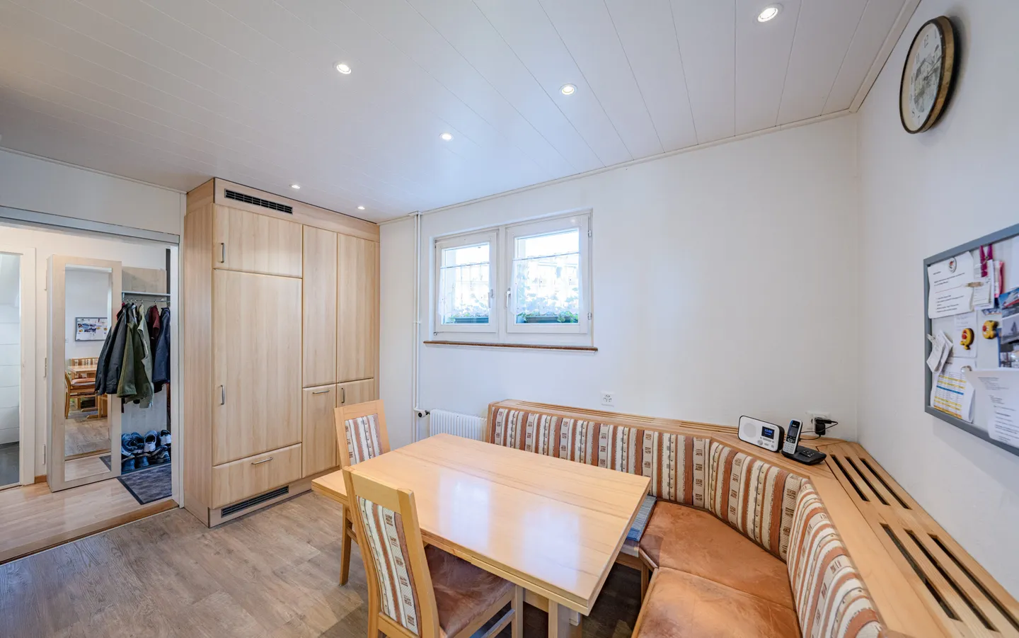 Incantevole casa in stile chalet a Gümligen - Foto 4 di 5