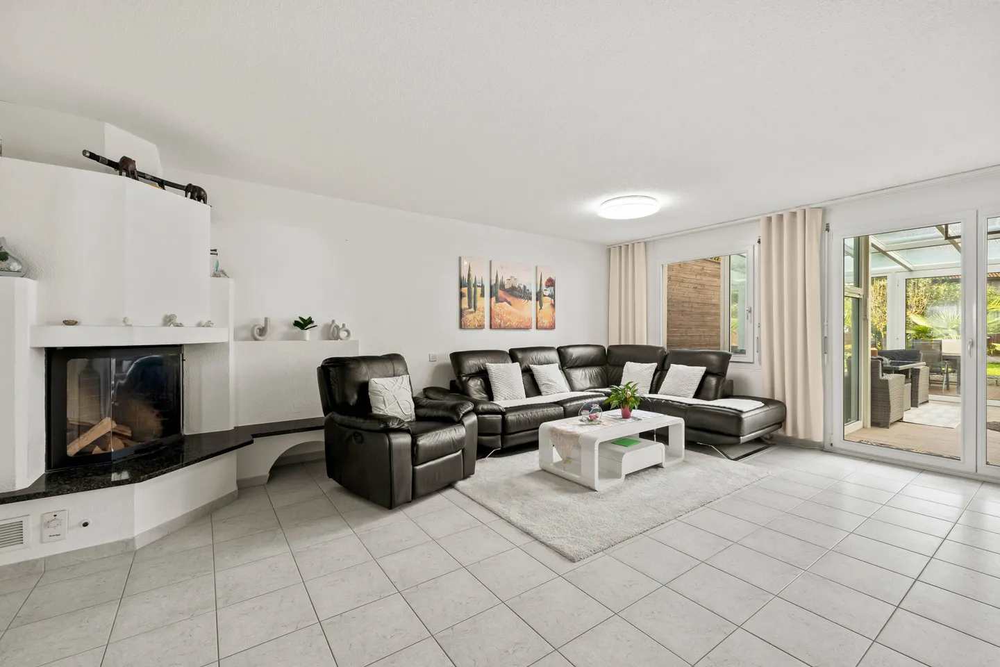 MAISON D'ANGLE BIEN ENTREPRISE AVEC BEAUCOUP DE VERT – VOTRE REFUGE DANS UN EMPLACEMENT DE CHOIX - Photo 2 sur 5