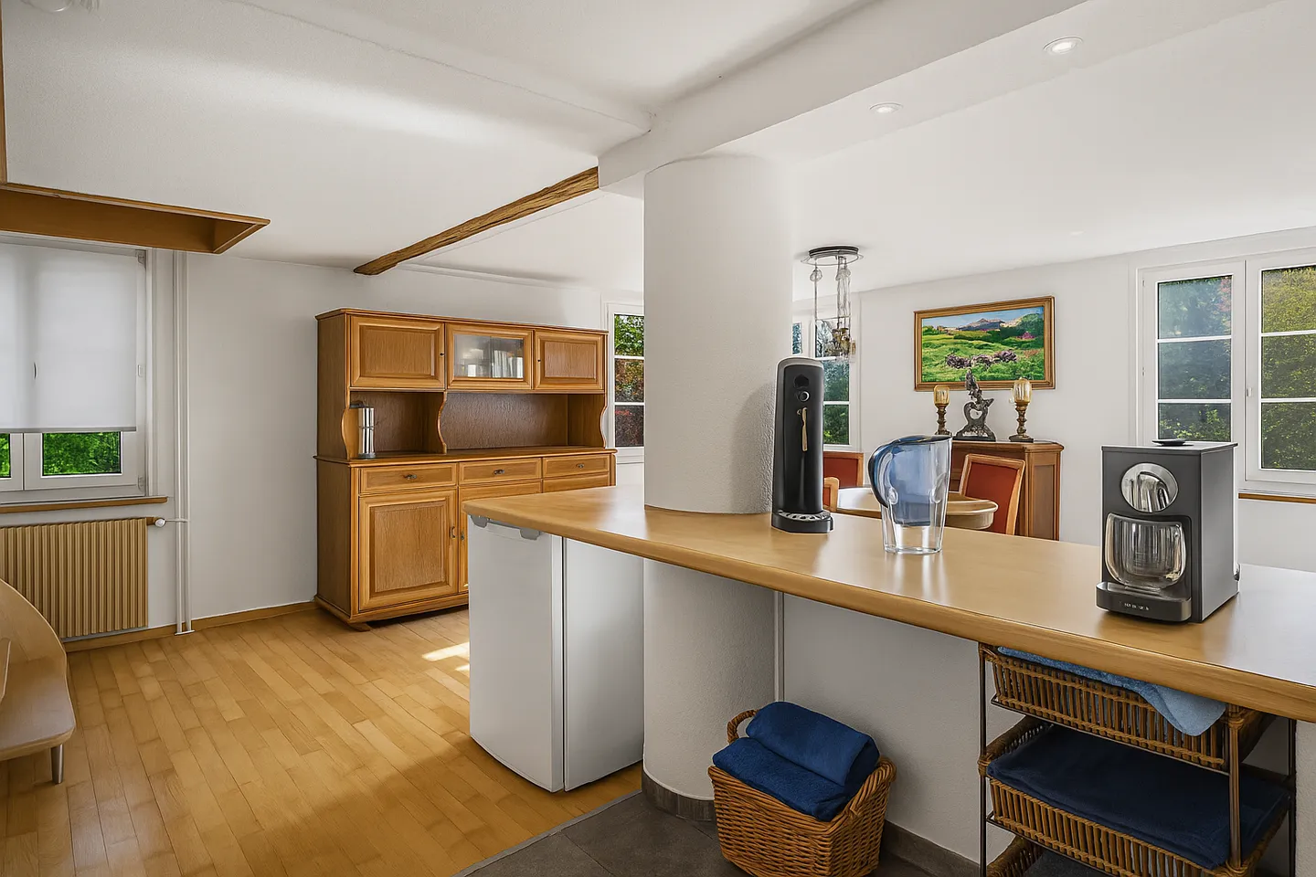 LIVE LIFE &amp; 8211; VIBRANT HOUSE WITH POTENTIAL - Photo 3 of 5