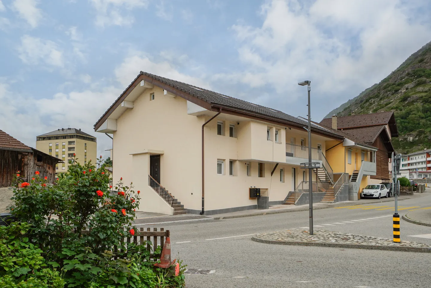 Charmantes Mehrfamilienhaus in Steg VS mit Historie und Modernität - Foto 1 von 5