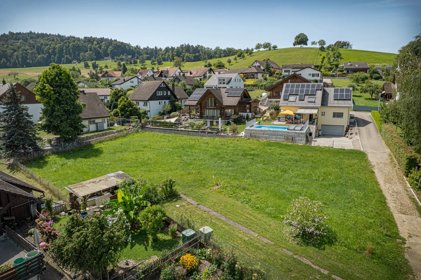 ATTRAKTIVES BAULAND IN WEIACH MIT 1’157 M² UND PROJEKTSTUDIE - Foto 2 von 5