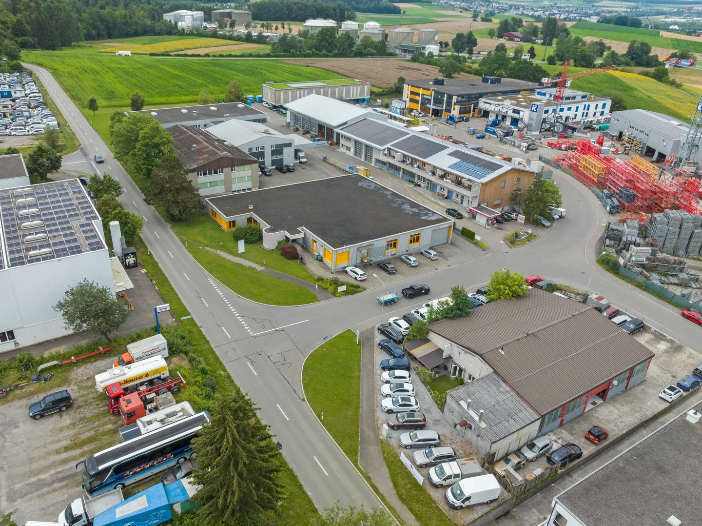 OBERHASLI: TERRENO COMMERCIALE DI 2.010 M² VICINO ALL'AEROPORTO DI KLOTEN - Foto 5 di 5