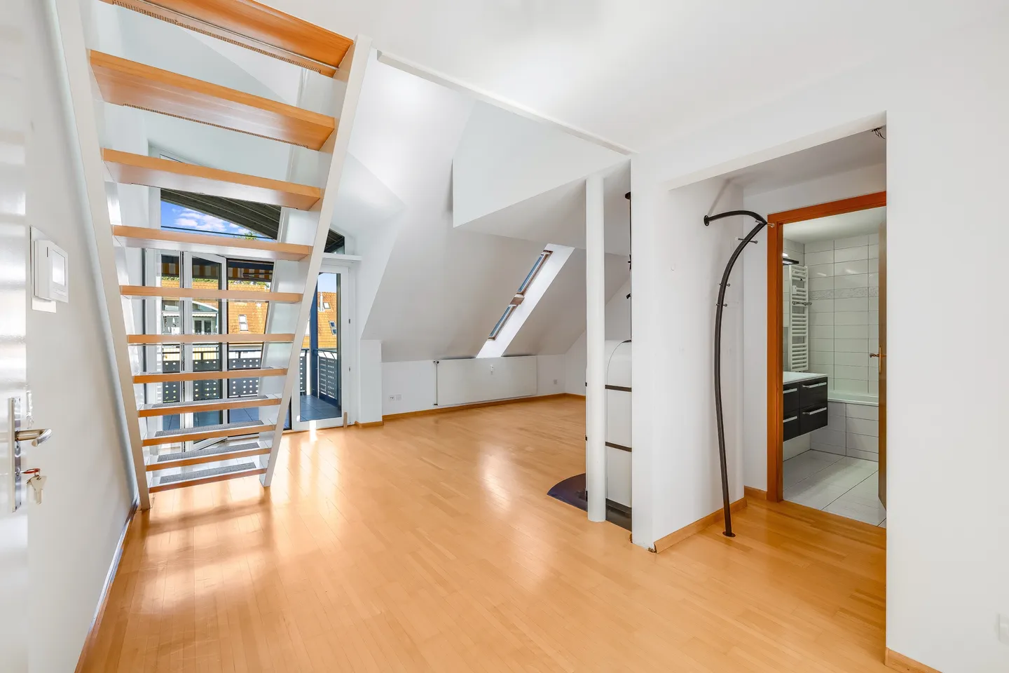 HELLE DACHMAISONETTE MIT VIEL PLATZ UND RUHE - Foto 5 von 5