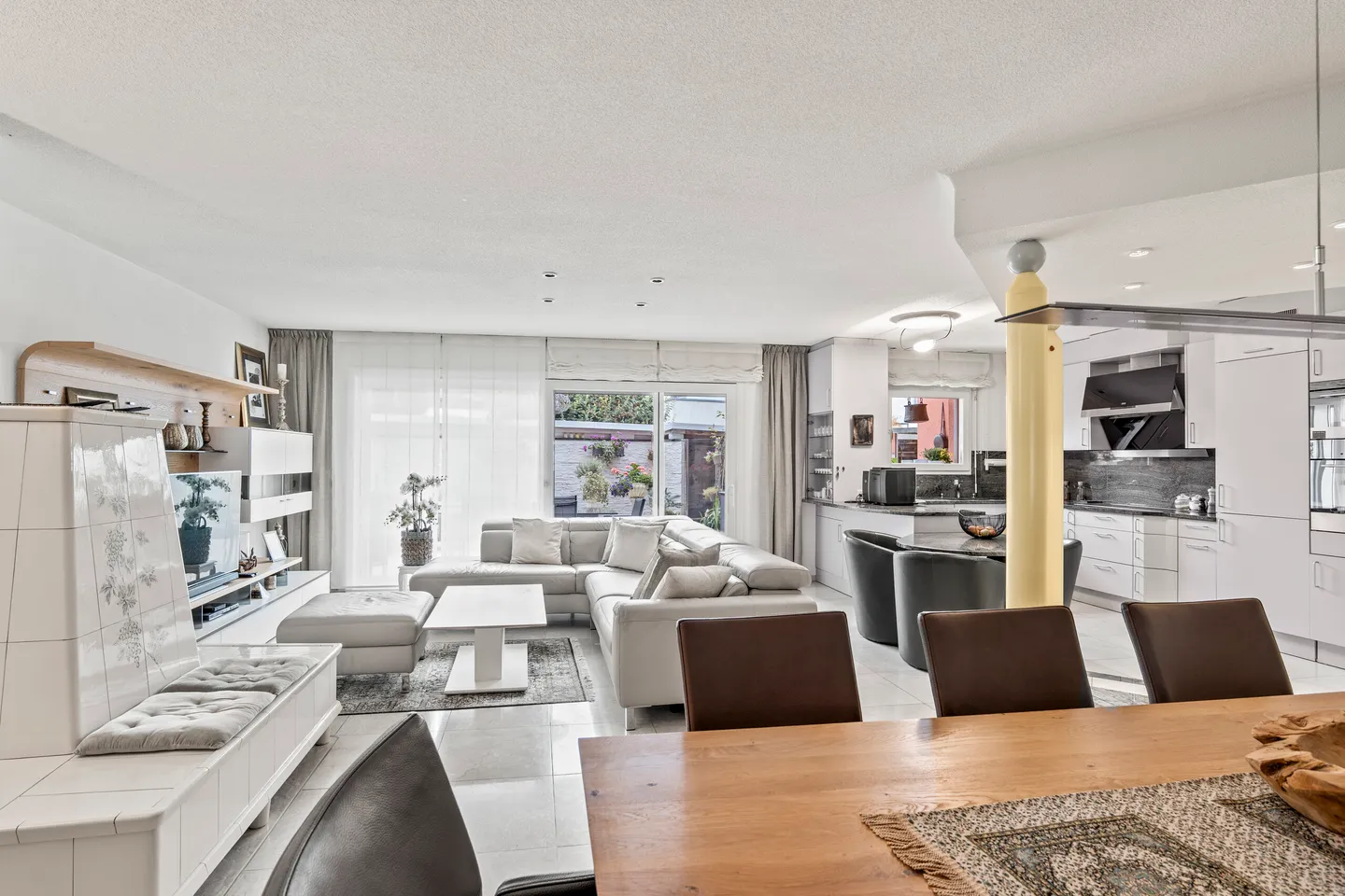 251 M² GARTENMAISONETTE MIT GEWERBE (BÜRO/ATELIER/HOBBY) - Foto 5 von 5