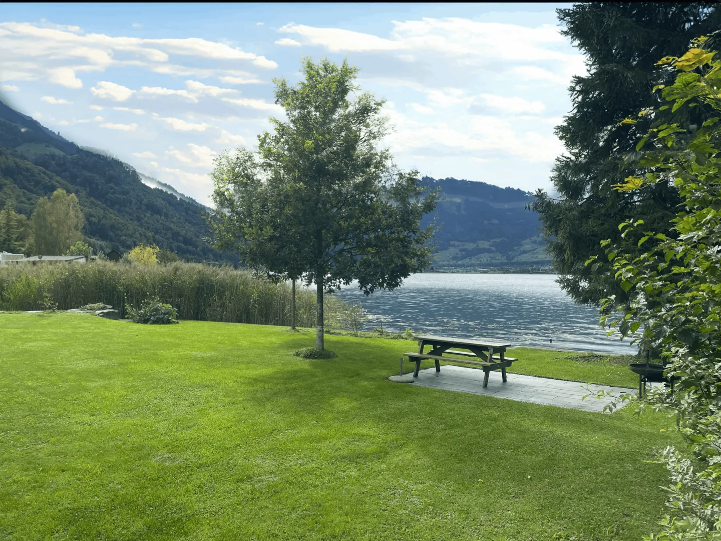LARGE GARDEN APARTMENT WITH PRIVATE LAKE PLOT - Photo 1 of 5