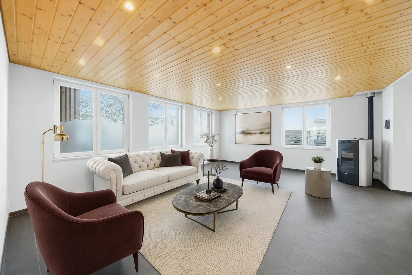 CHARM FROM TWO EPOCHS – SKILFULLY RENOVATED SINGLE-FAMILY HOUSE - Photo 2 of 5