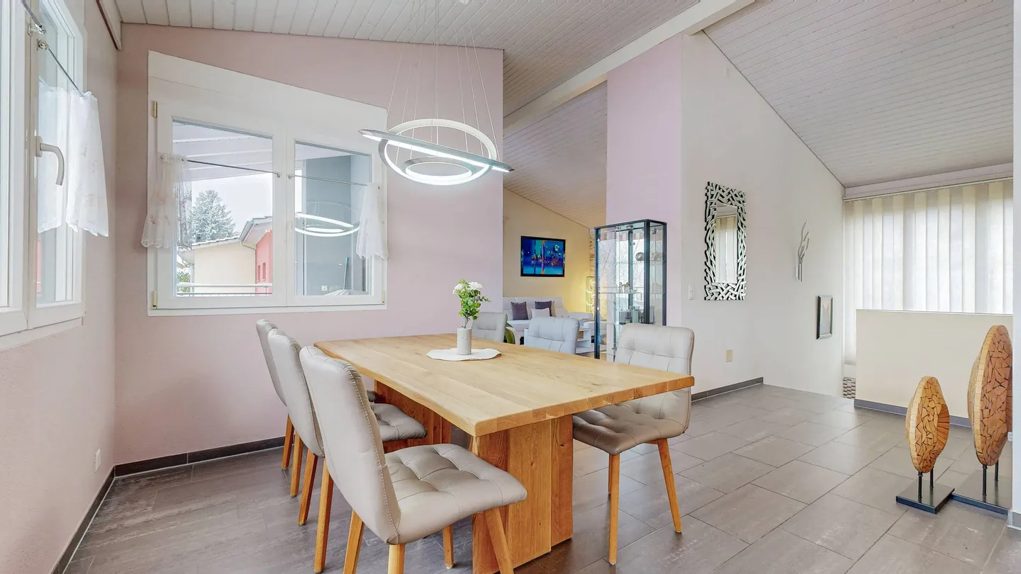 MAISON FAMILIALE IDÉALE AVEC JARDIN, PISCINE ET BEAUCOUP D'ESPACE - Photo 4 sur 5