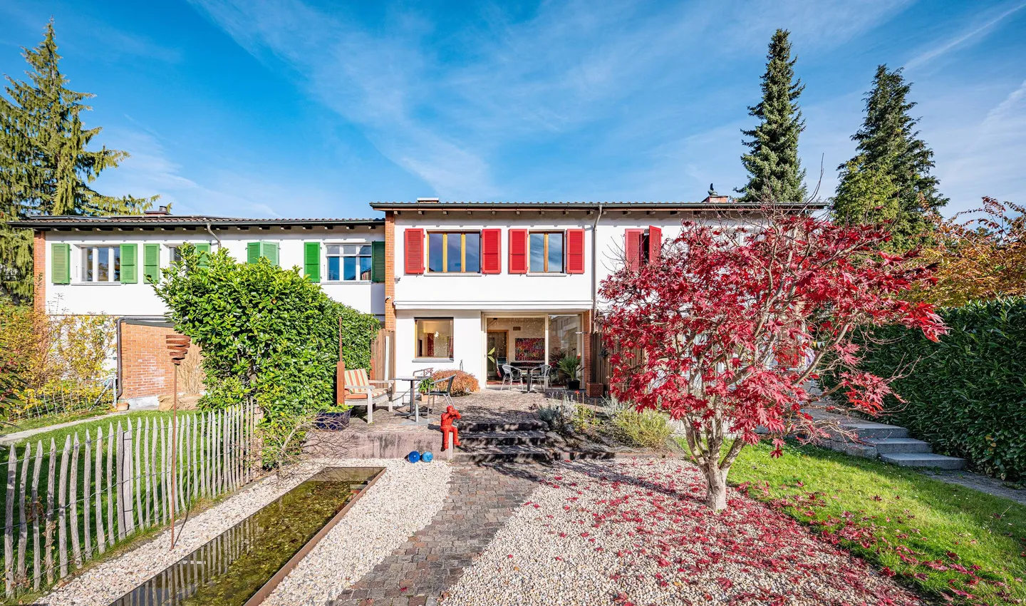 MODERN AND FULL OF VALUE IN ITTIGEN - Photo 1 of 5