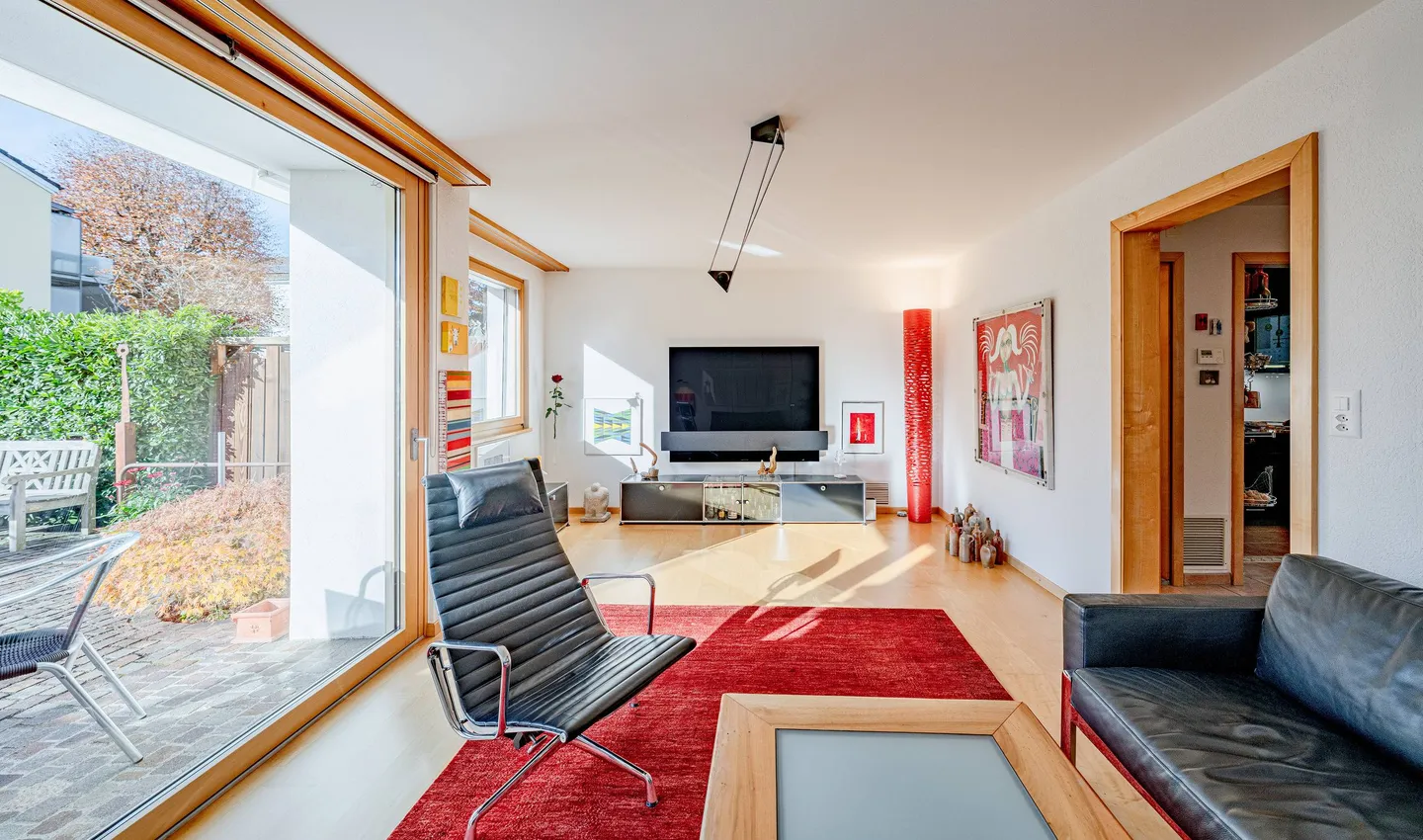 MODERN AND FULL OF VALUE IN ITTIGEN - Photo 3 of 5